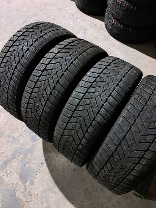 4 anvelope iarnă 215 55 r18 Goodyear