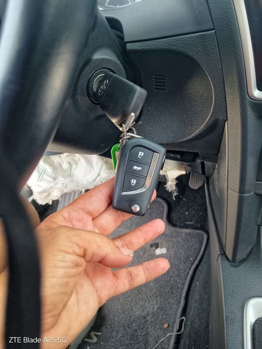 Аурис 2014 2.0 дизел на части