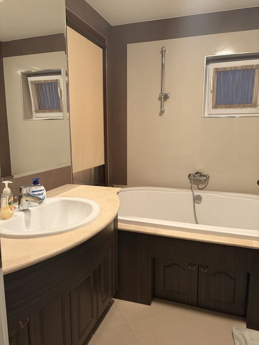 Vand apartament 3 camere et 1 Scriitorilor