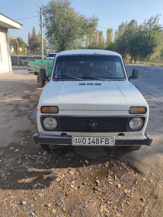 Нива 2121 4х4 раздатка ишдайди. Прицеп билан бирга Метан ва бензин