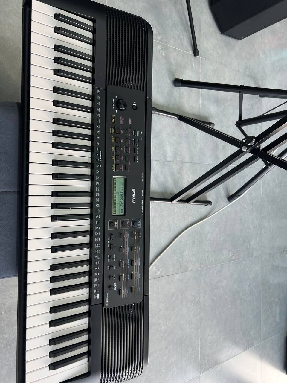 Yamaha PSR E 273