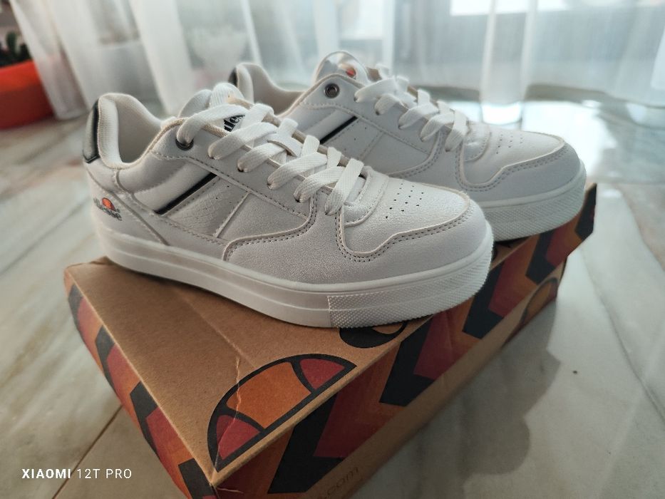 Adidași dama Ellesse