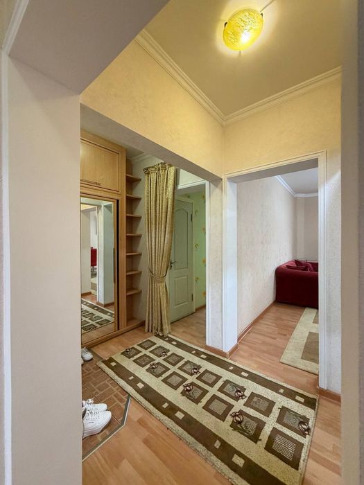 Продаётся 3-х комнатная 75 м2  Паркентский рынок