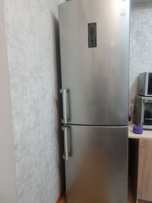 Продам холодильник LG