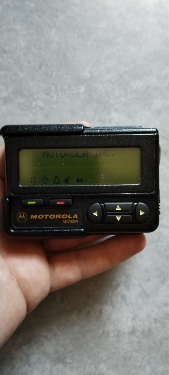 Продам пейджер Motorola Advisor