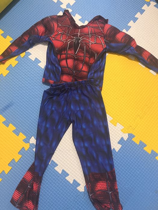 Продам новогодние костюмы