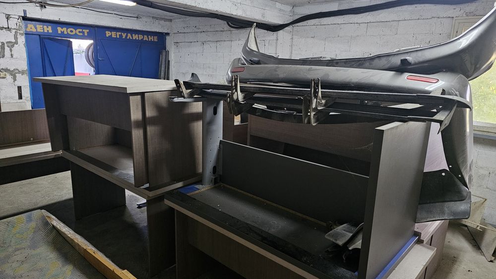 Модерно геймърско/офис бюро бройки– стабилно, стилно, перфектно за сет