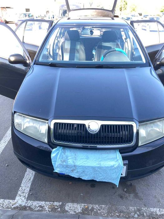 Skoda Fabia; culoare neagra
Vind Skoda Fabiamotorizare 1.4 benzina, Cu