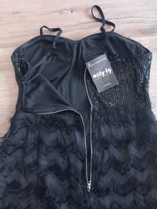 Черна елегантна рокля