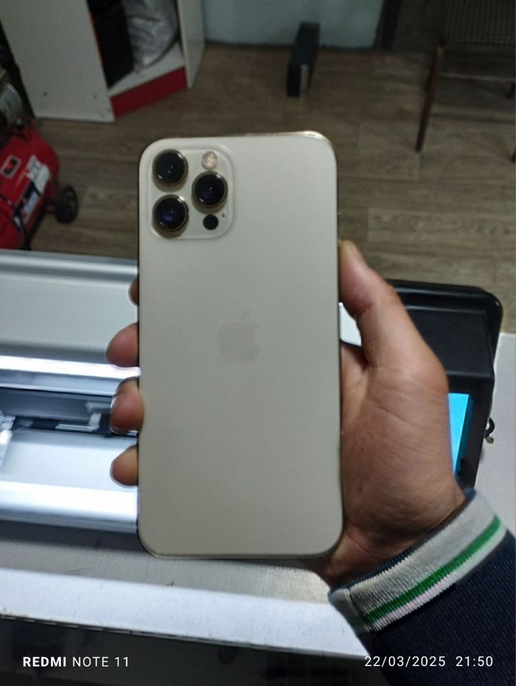 Iphone 12 pro max sotiladi