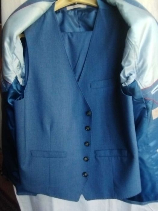 Costum carouri ,sacou, vesta si pantalon