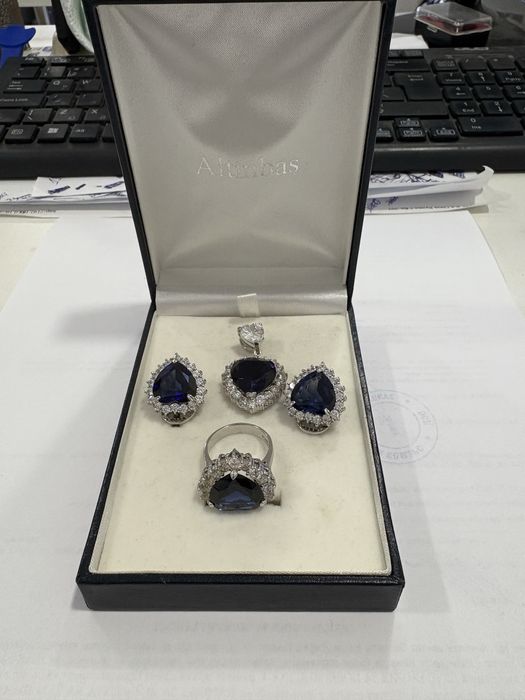 Altinbas пръстен, обици и висулка 18к