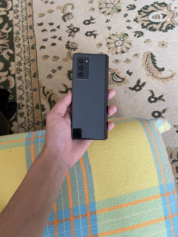 Samsung z fold 2