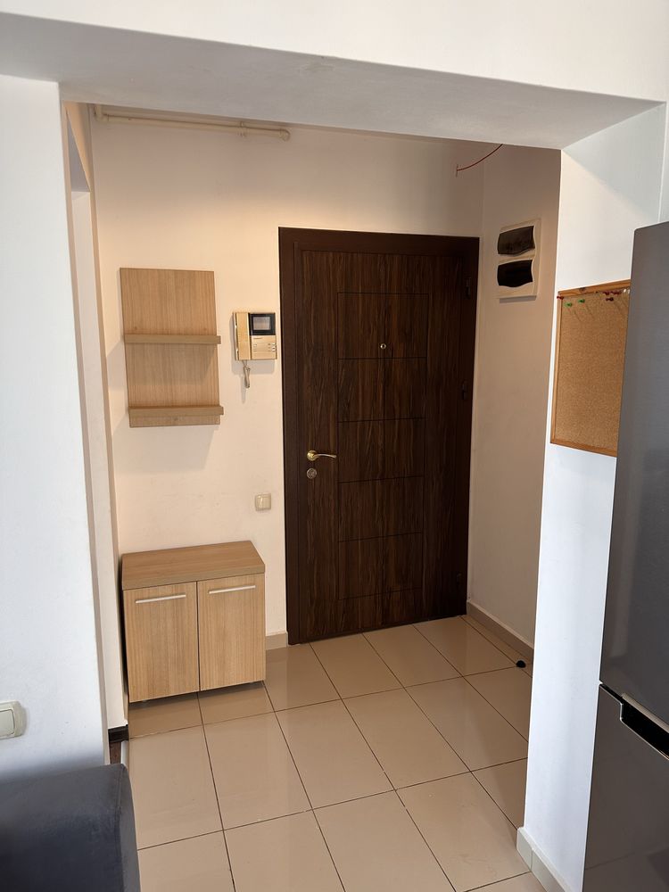 Studio 2 camere, faza 1, Cosmopolis