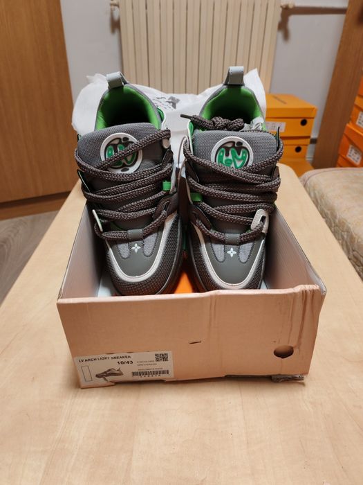 Adidași foarte buni