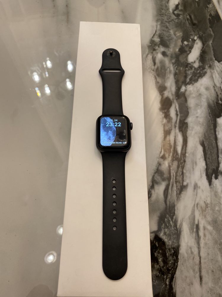 Apple watch 4 серия 40мм Space Grey Aluminum Black