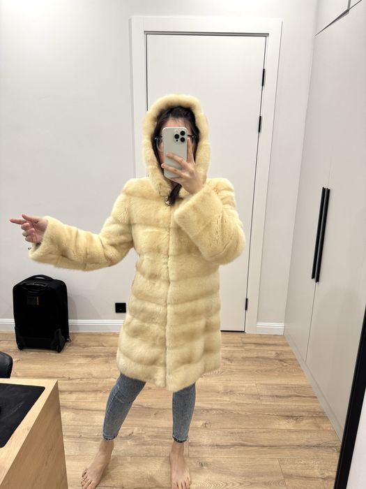 Продам норковую шубу