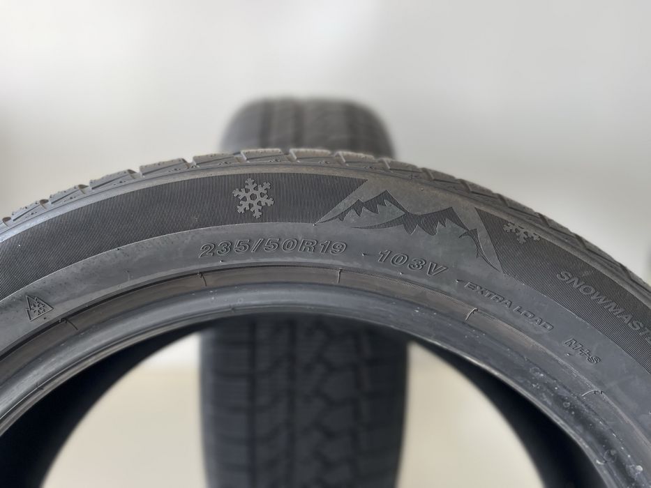 Зимни гуми 235/50/19 Goodride