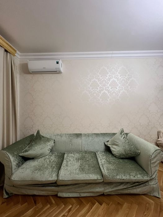 Диван мятно-зеленый