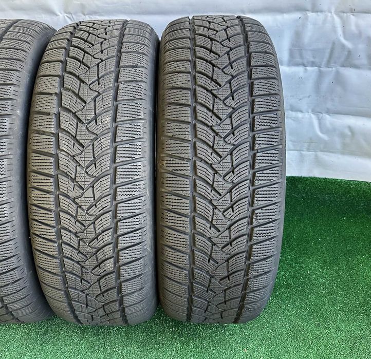 4бр 235/60r18 DUNLOP winter sport 5 зимни