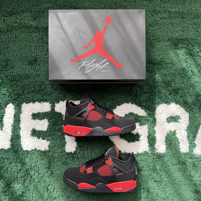 Jordan 4 Retro Red Thunder 40