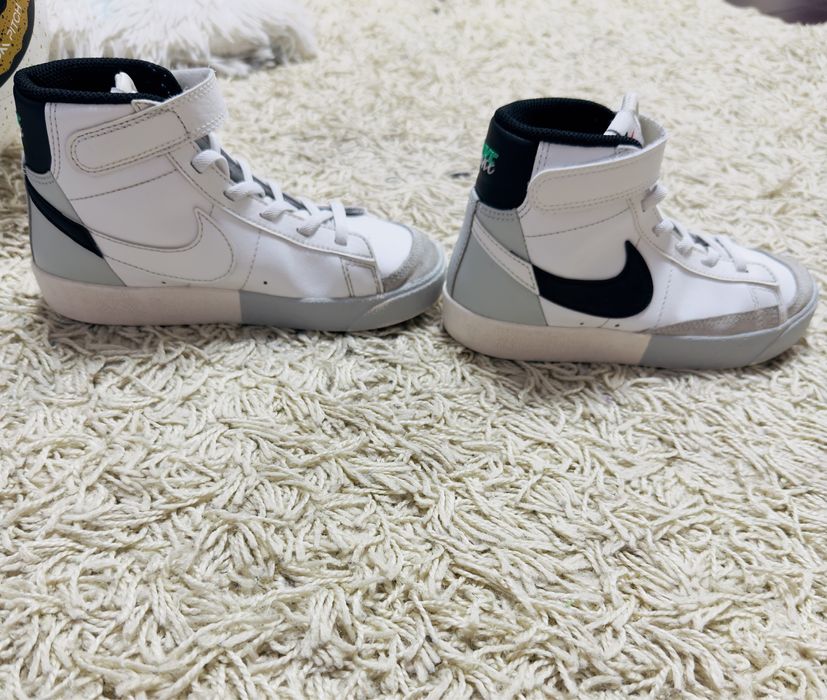 Adidasi NIKE BLAZER MID '77, marimea 31