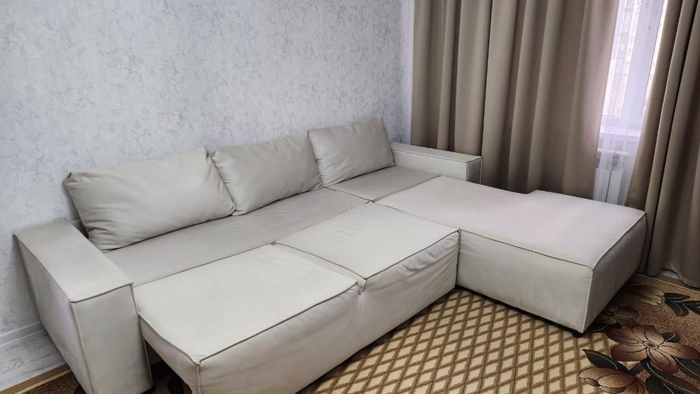 Продаю угловой диван