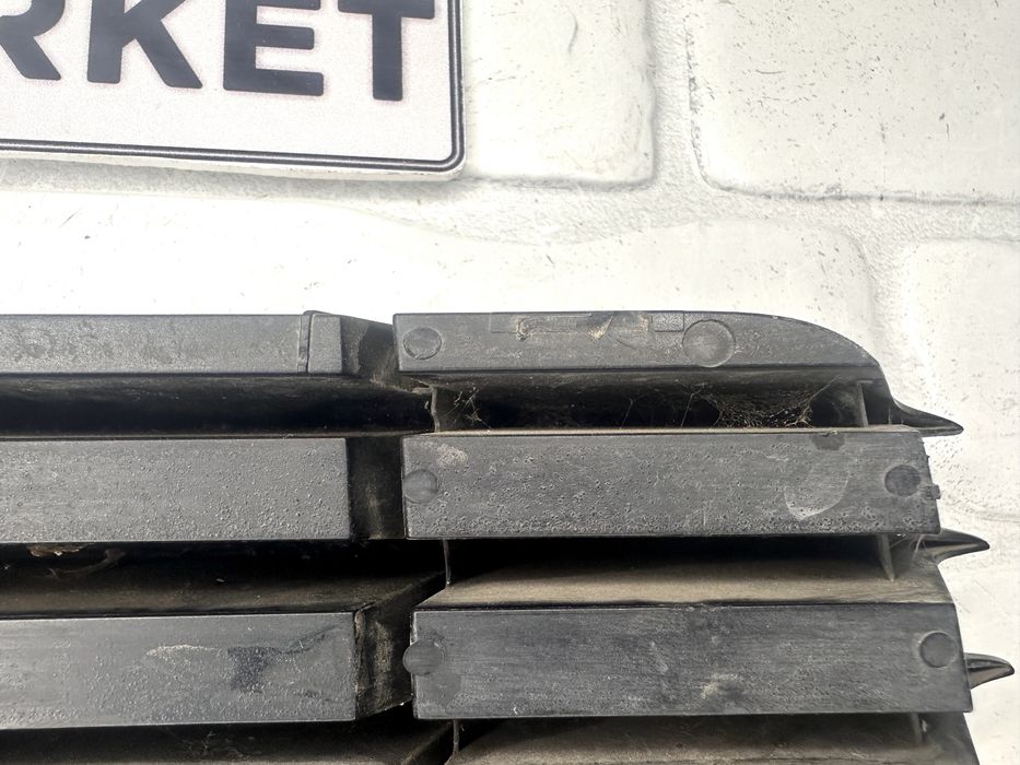 Лява решетка халоген AUDI A8 D3 4E0807681C