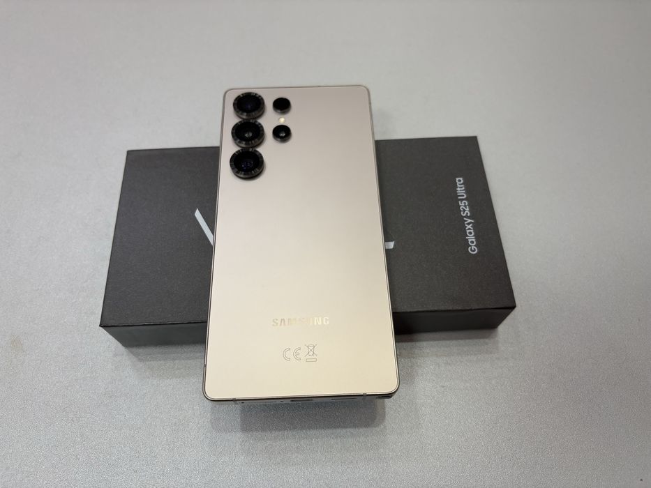 Samsung Galaxy S25 Ultra, 256 gb, 12 gb ram, Titanium Gray, la cutie