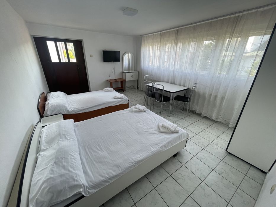 Cazare pensiune curtea de arges