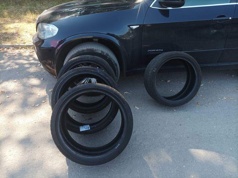 Продавам гуми BRIDGESTONE летни спорт пакет 275/30RZ20 и 245/35RZ20