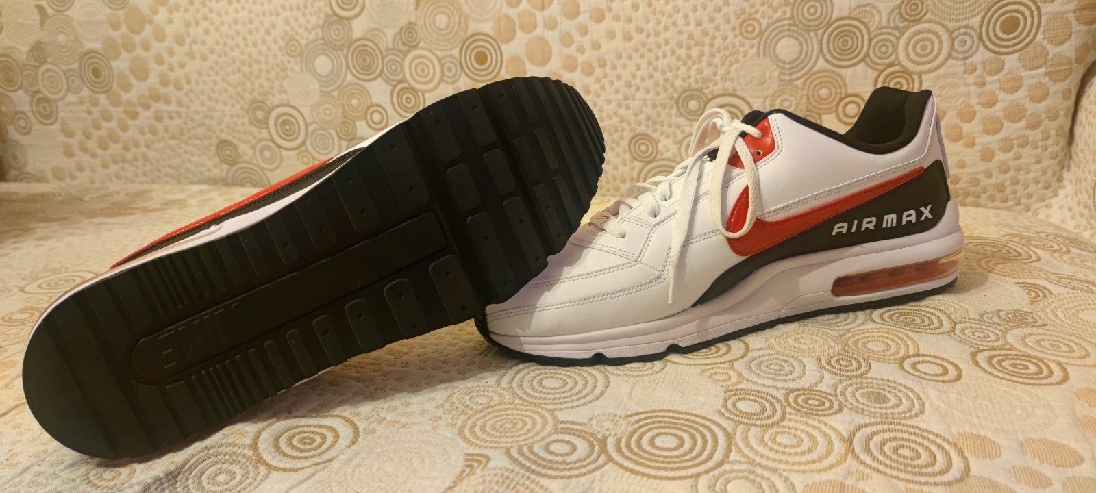 Обувки Nike LTD 3