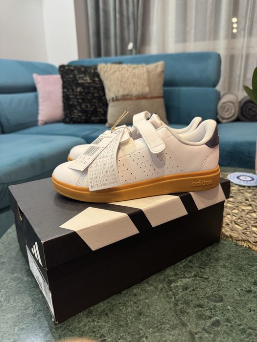 Чисто нови оригинални детски обувки Addidas
