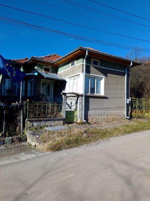 Къща в Троянския балкан