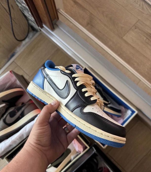 Jordan 1 Low Travis Scott x Fragments