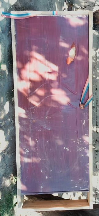 Дверь деревянная срочно продаю.Отдам 5000 тенге