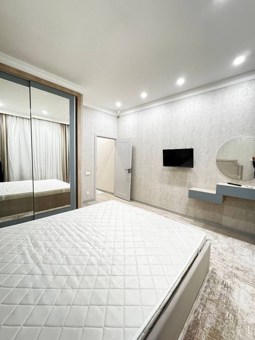 Срочно продаётся квартира Чилонзор-10 ЖК DUBAI TUNING DOM