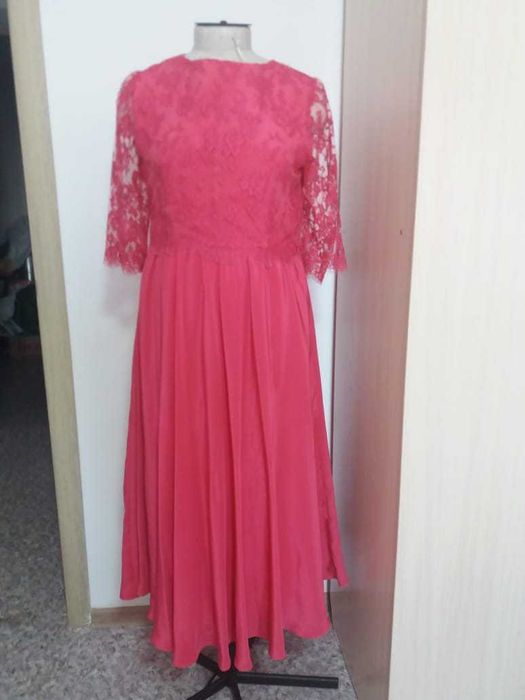 Элегантное вечернее платье из гипюра и японского шелка — размер 48–50