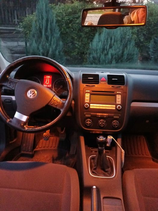 Vând Golf 5 din 2007