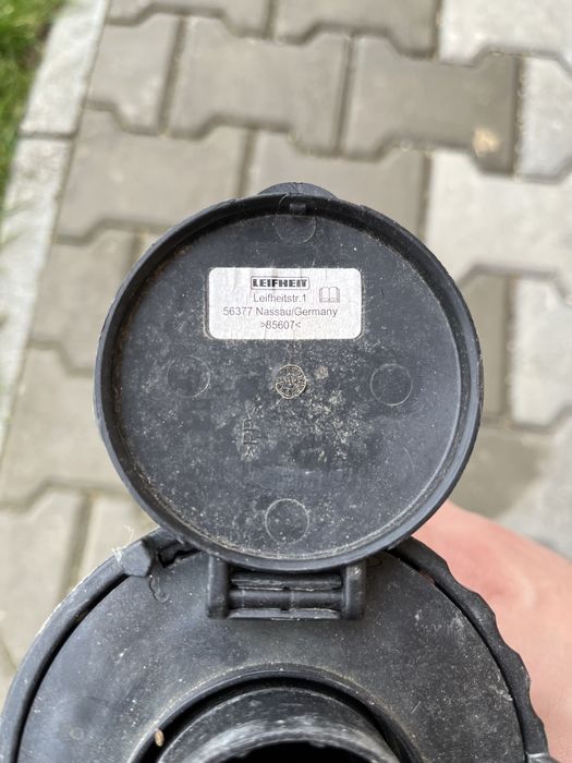 Vând suport uscător de rufe