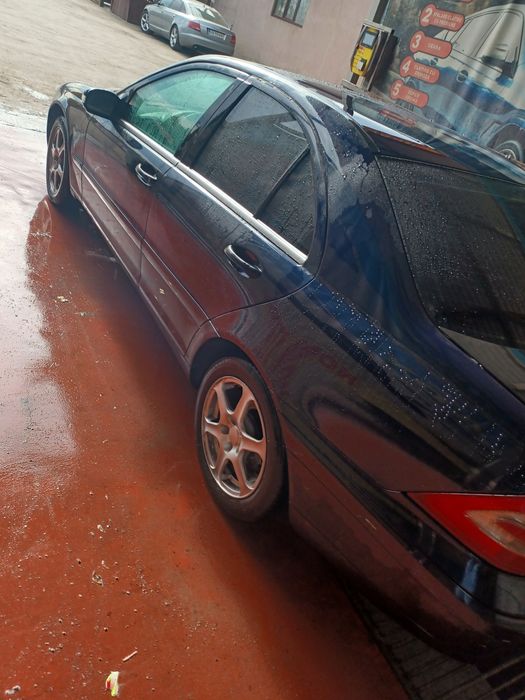 Vând mercedez c clas 1.8 benzină