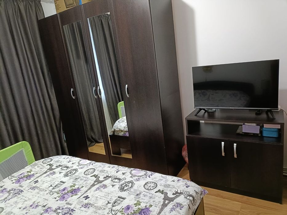 Vand mobilă dormitor