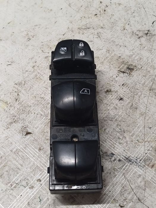 butoane geamuri electrice  nissan qashqai 1.2 benzina 2014