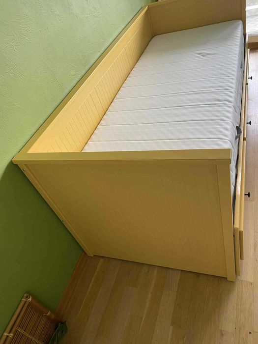 Кушетка Hemnes ikea с 2 бр матраци