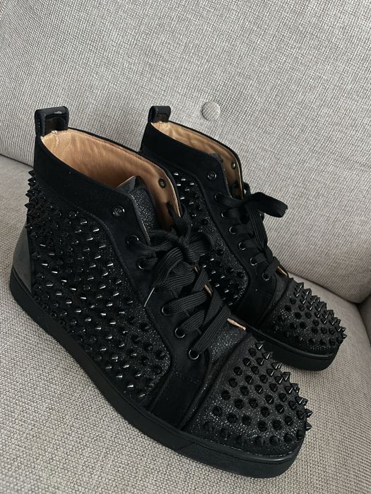 Louboutin negri cu tepi