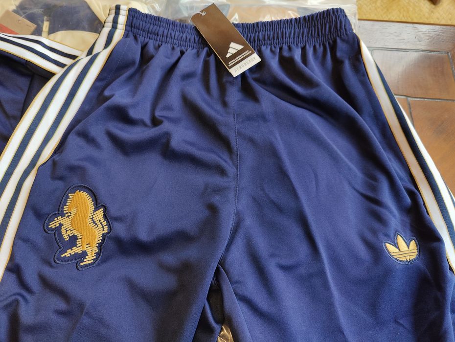 Тренировъчен футболен екип Juventus Adidas terrace icons 25/26