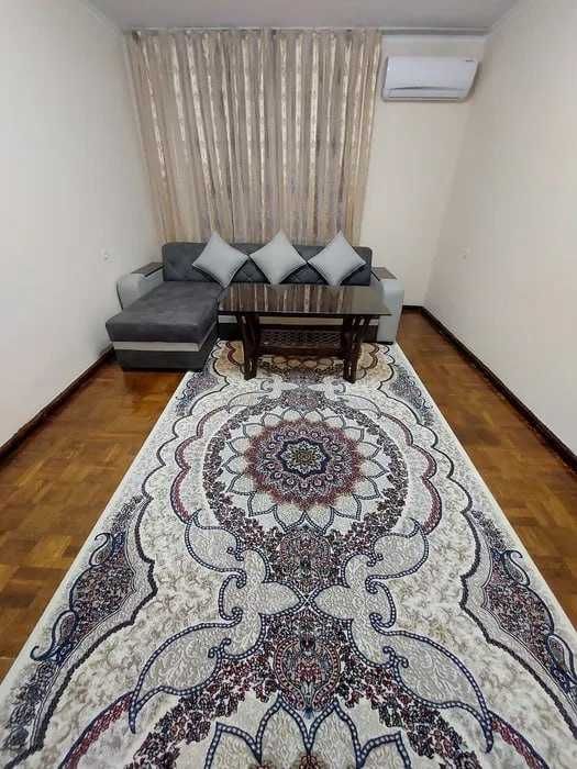 Сдаётся квартира в Яшнабадском 1/4/9 827*