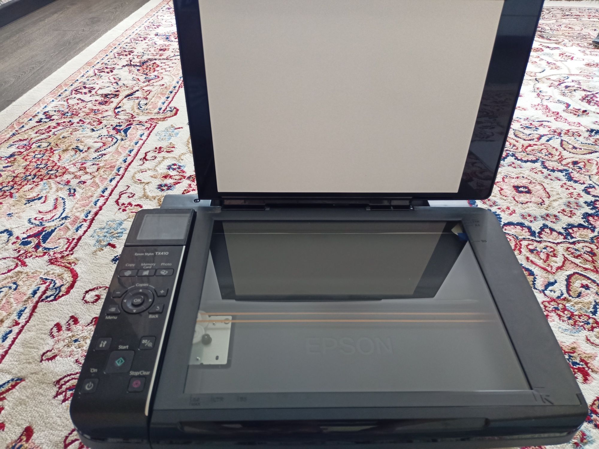 Продам принтер EpsonTX410 3×1