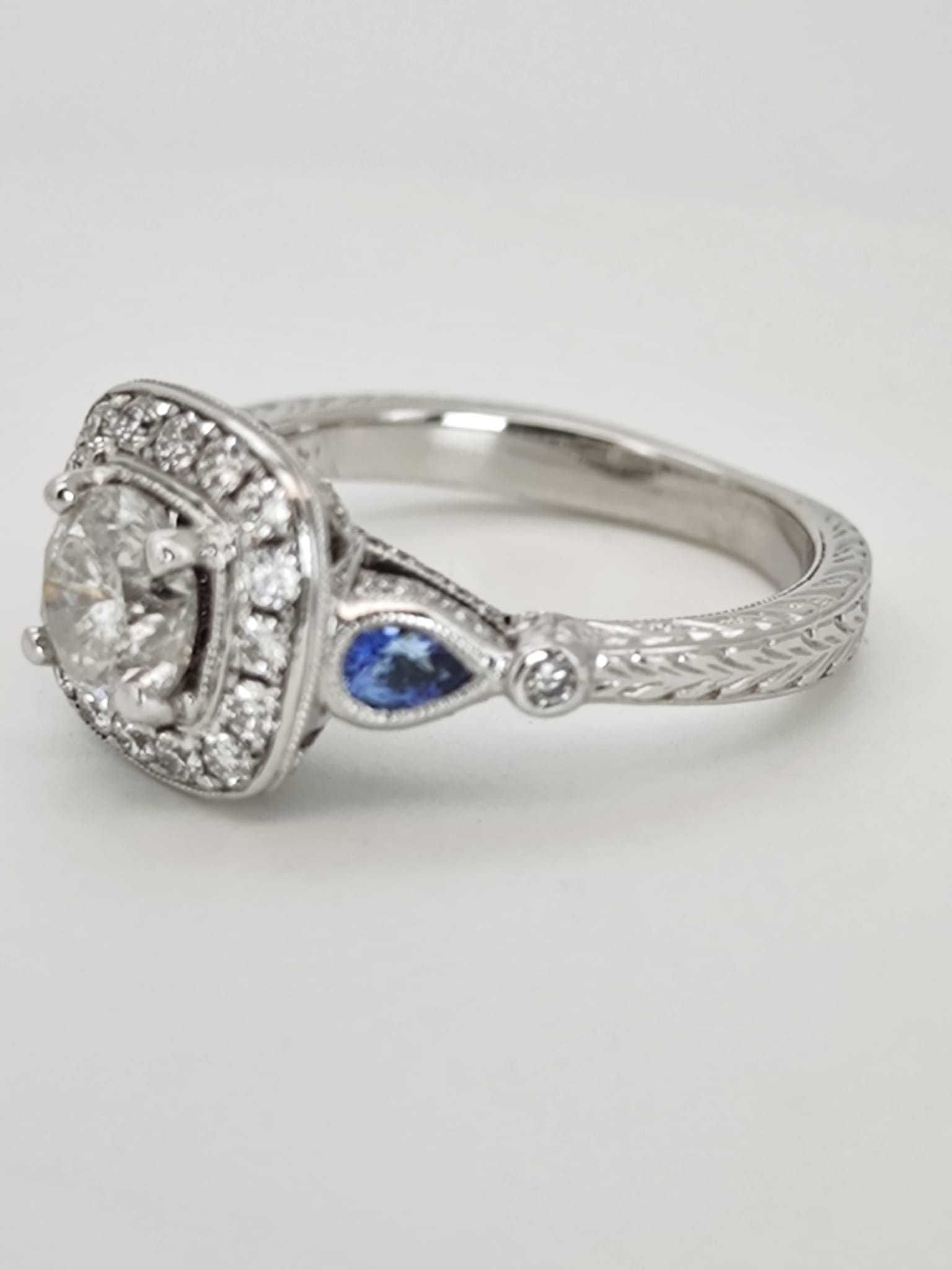 Inel Logodna cu diamante 1ct central