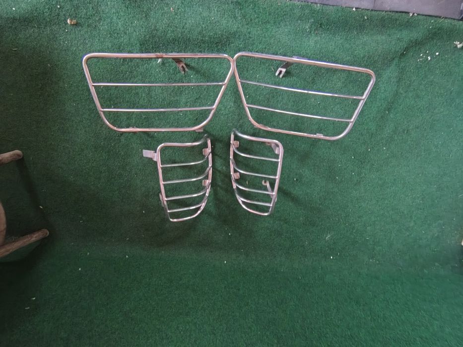 Vând set protecție material inox far+ stop Mitsubishi L200